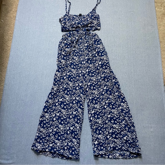 Aerie Floral Cut Out Waist Wide Leg Jumpsuit Size XS in Blue - Picture 2 of 6